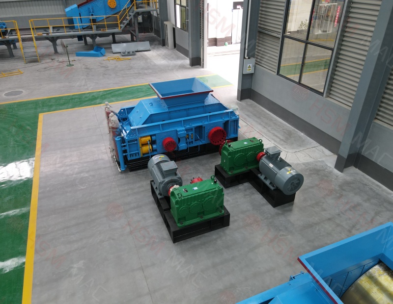 鈦鐵礦對(duì)輥制砂機(jī)