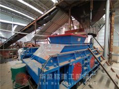 安徽桐城第十二臺1212液壓對輥破碎機正式投入生產(chǎn) 