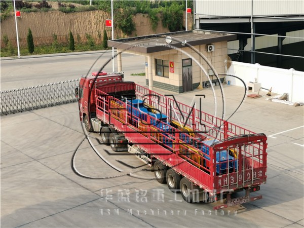 三臺750ⅹ500型對輥破碎機發往貴陽